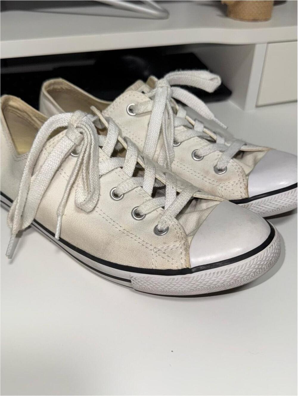 white Converse Chuck Taylor Dainty sneakers women's 9
